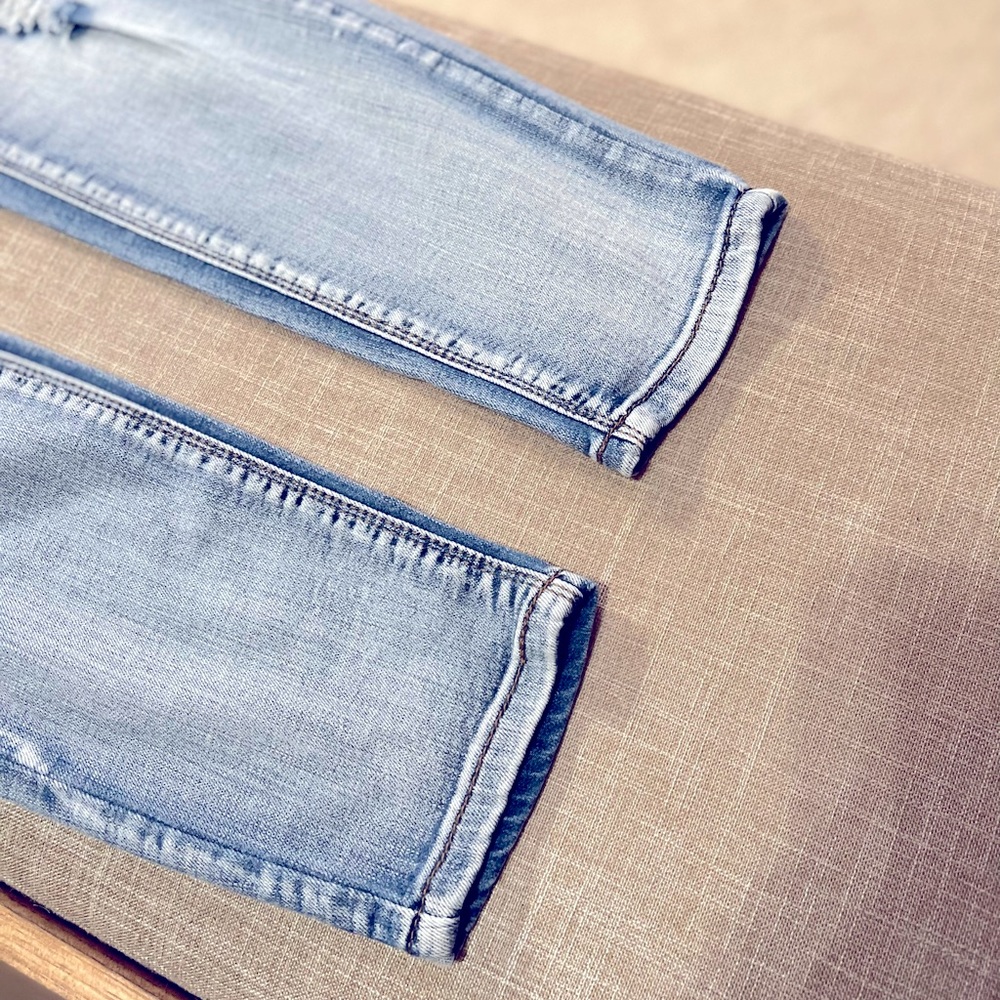 Distressed Skinny Jean - New - Picture 5 of 5